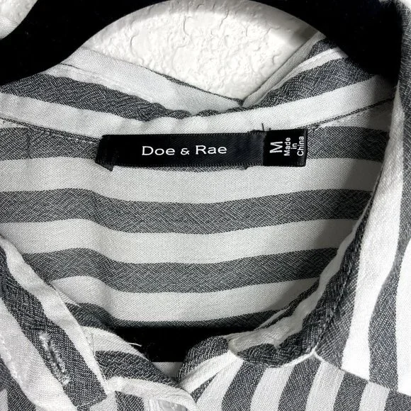 SOLD ON EBAY DOE + Rae Womens Gray and White Striped Button Up Top Size M - Picture 6 of 7